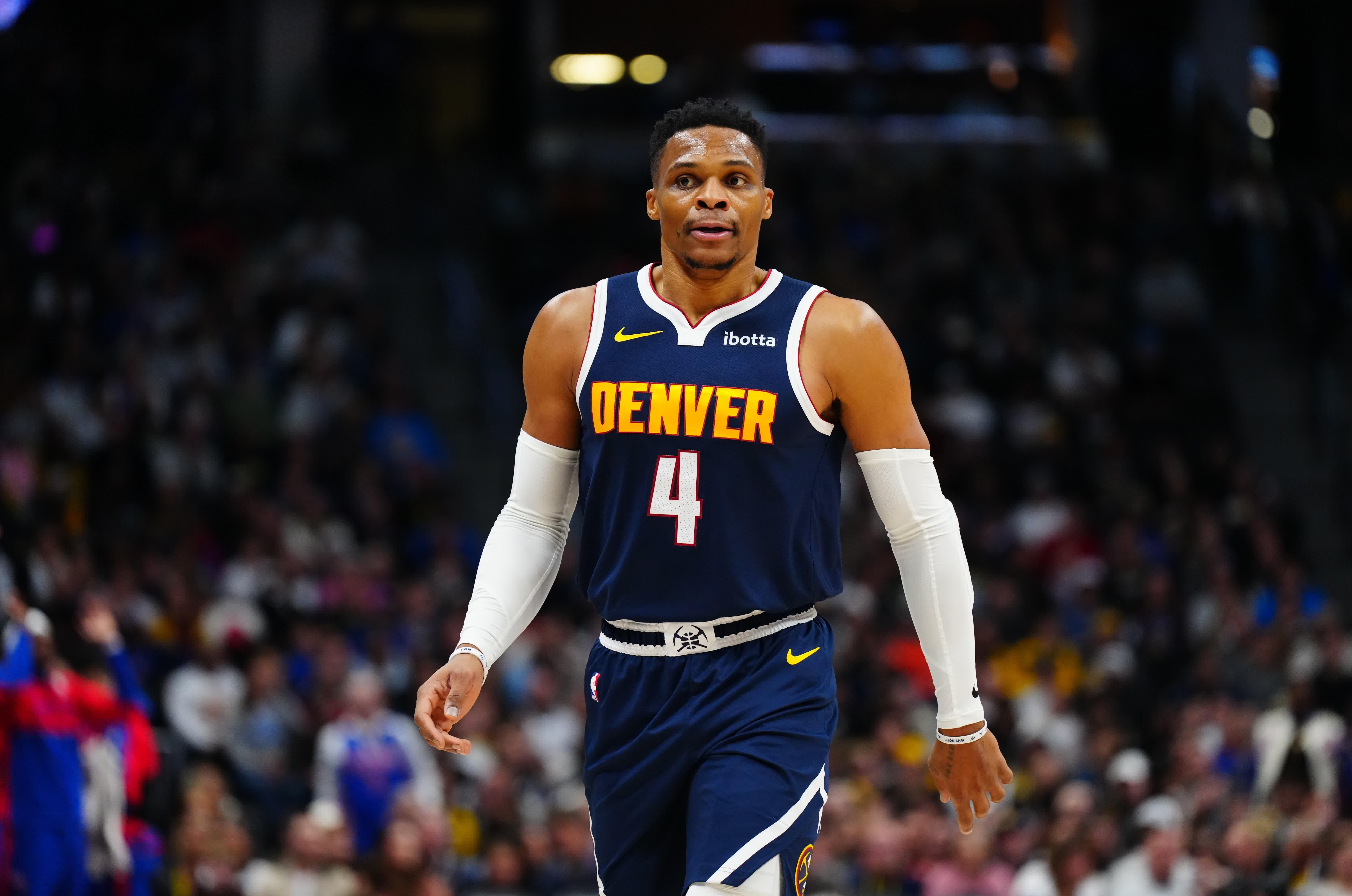 "掘金队士气高涨,攻守两端表现出色"的简单介绍